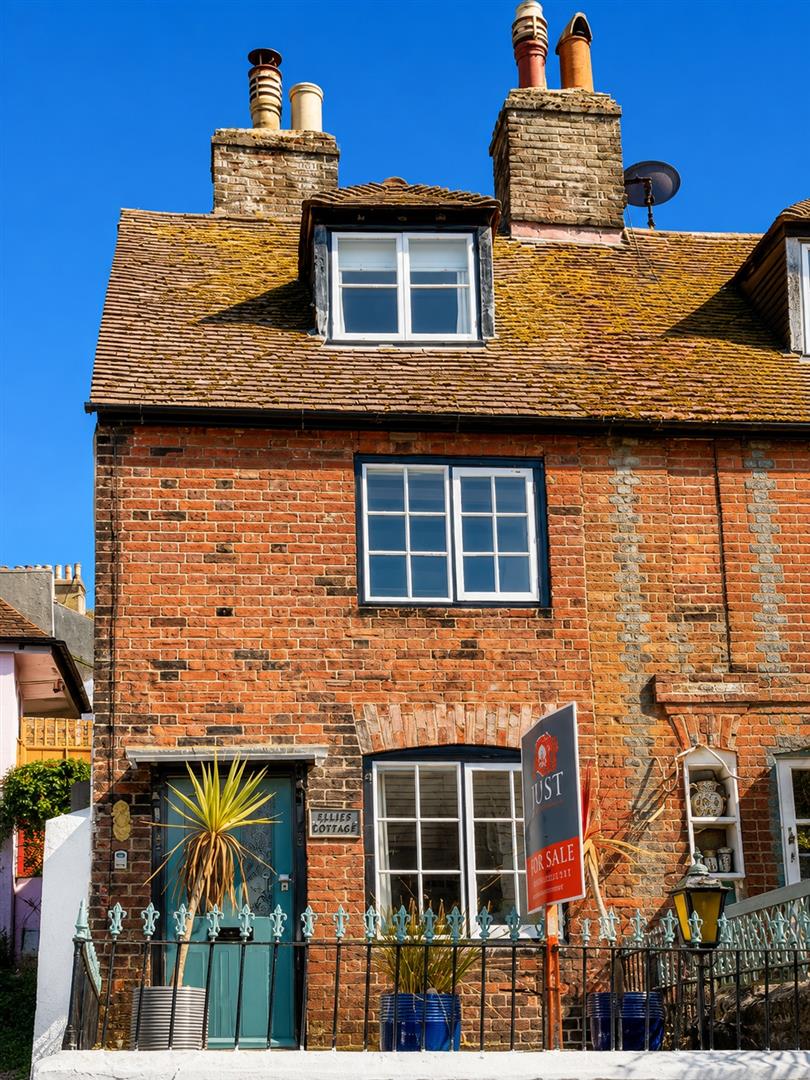 2 bed property in All Saints Street, Old Town, Hastings